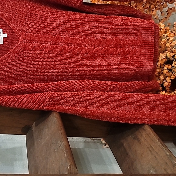 Soft beautiful red sweater NWT - Picture 2 of 5
